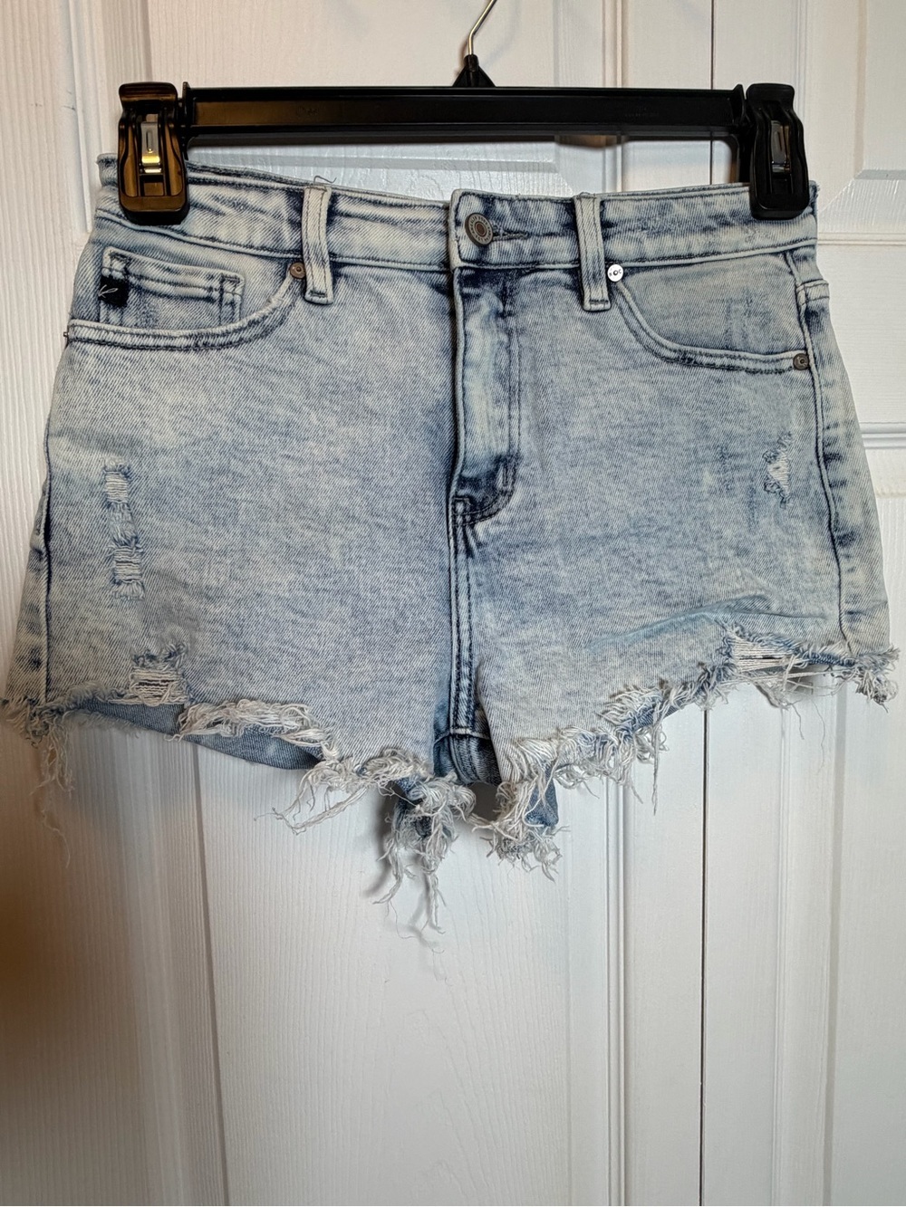 KanCan Distressed Denim Shorts Medium Acid Wash Raw Hem Stretch